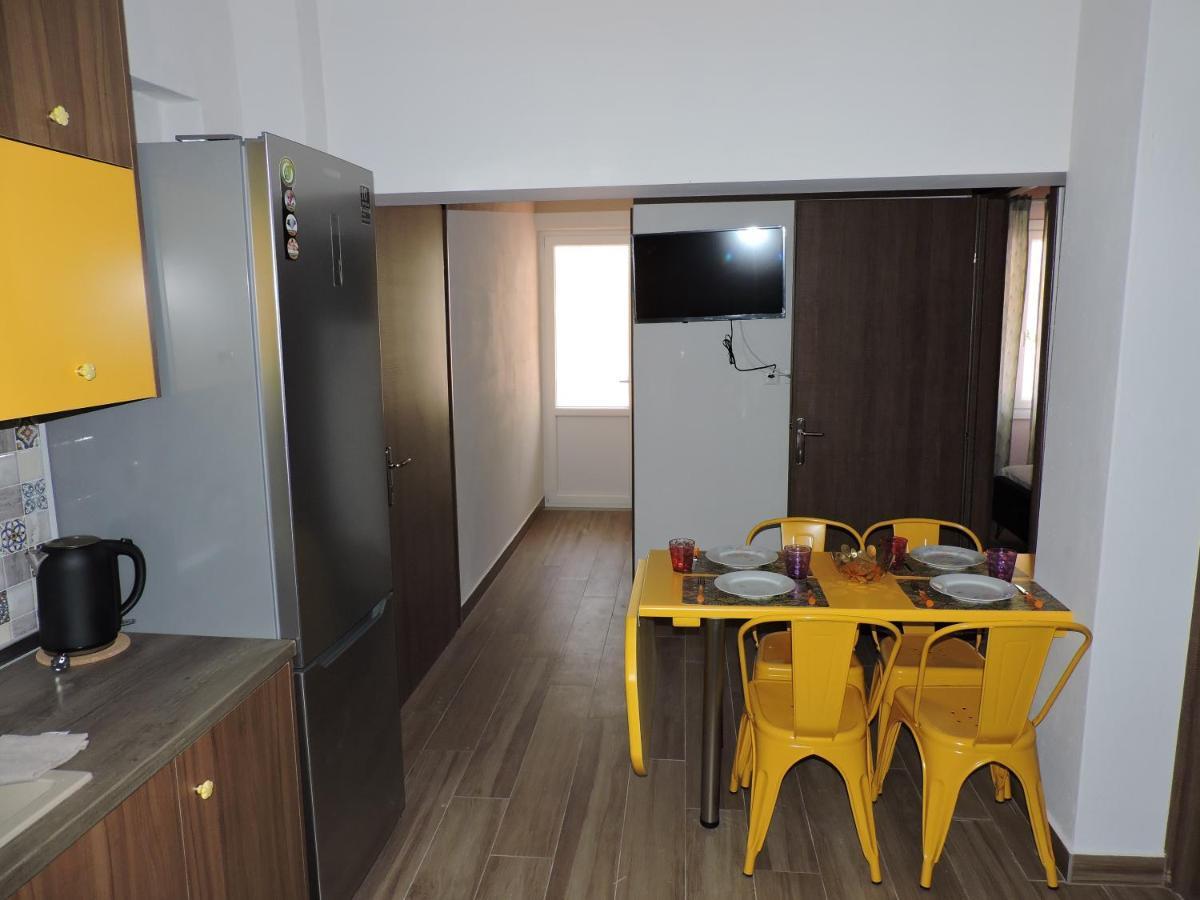 Apartment In 아스프로발타 외부 사진