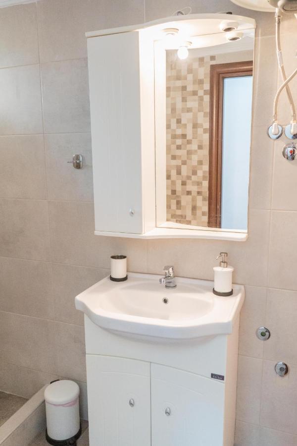 Apartment In 아스프로발타 외부 사진