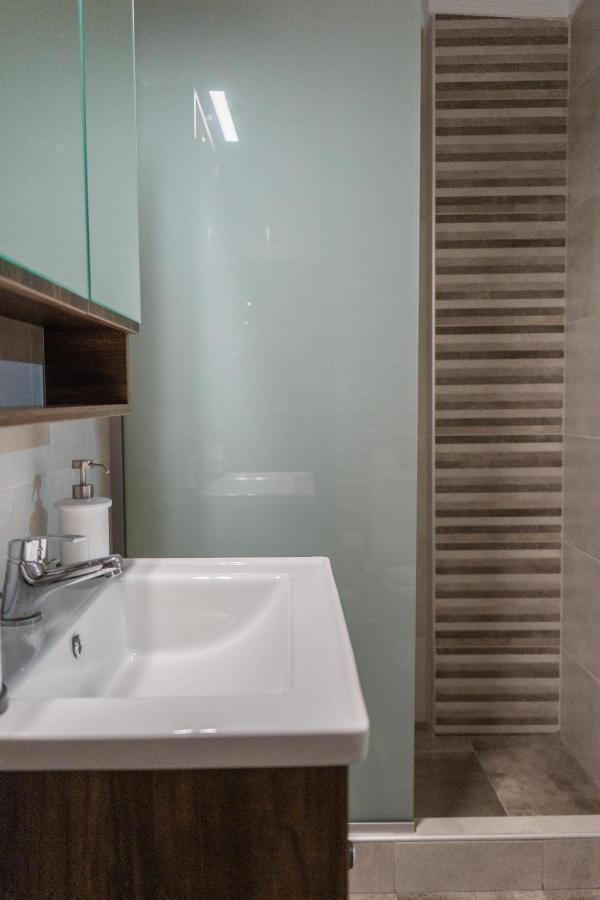 Apartment In 아스프로발타 외부 사진